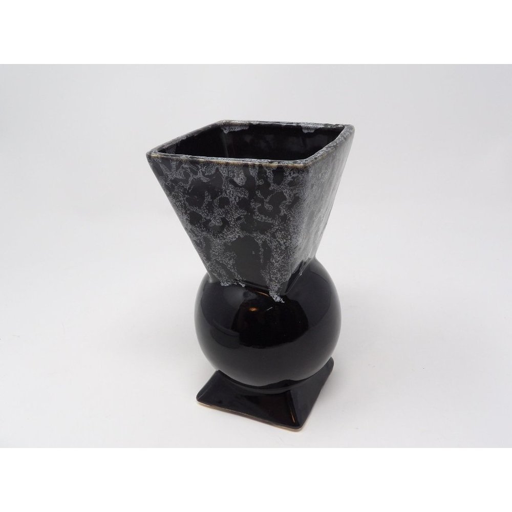 Vintage Brush McCoy USA 704 Pottery Vase 7 1/4" H x 3 3/4" W x 3 3/4" D
